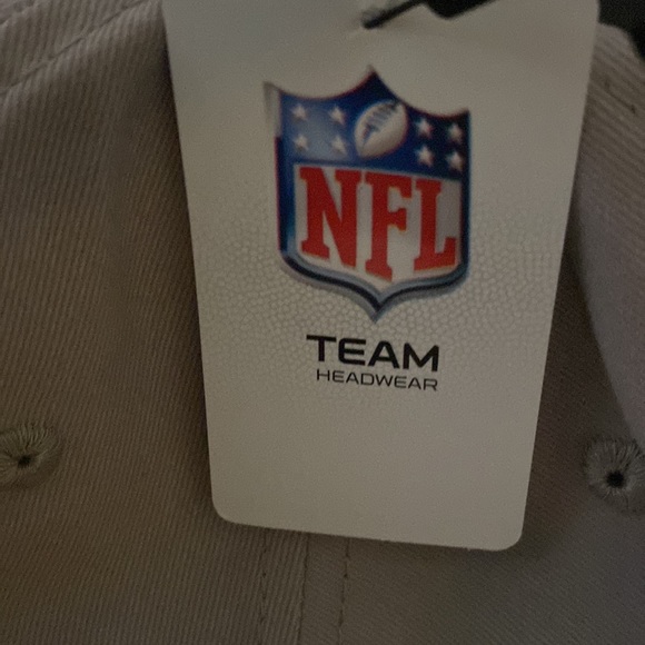 NFL TEAM APPAREL 
🧢 CAP
ONE SIZE, NEW YORK JETS w/Adjustable Velcro Closure NWT - Picture 5 of 5